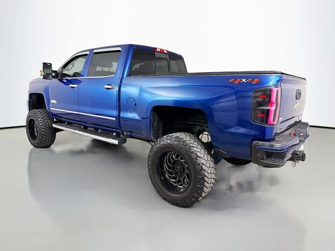 Used 2019 Chevrolet Silverado 2500 High Country AWD/4WD image 6