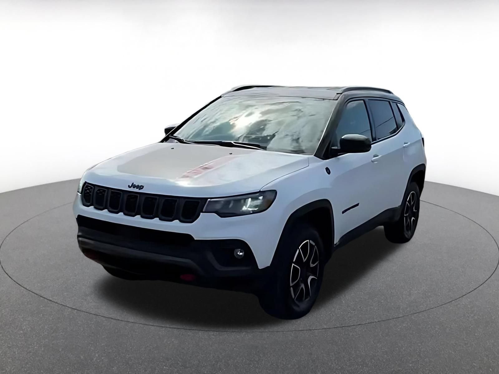 Used 2025 Jeep Compass Trailhawk AWD/4WD image 6