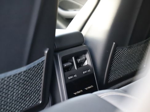 Used 2024 Porsche Macan Turbo Electric image 17