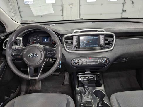 Used 2018 Kia Sorento LX AWD/4WD image 17