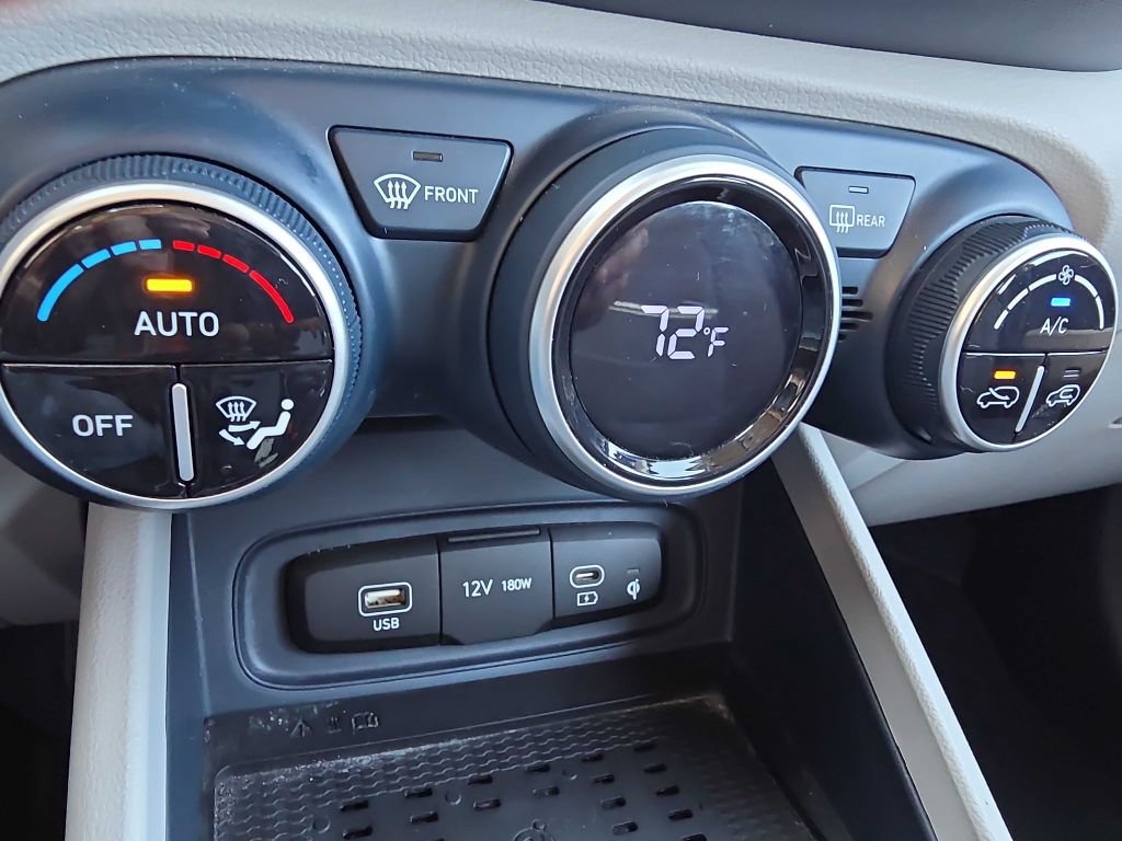 Used 2026 Hyundai Venue SEL FWD image 18