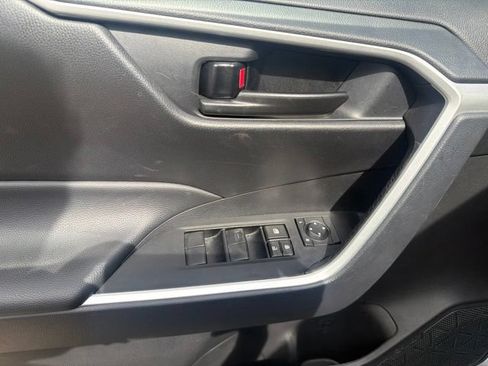Used 2025 Toyota RAV4 LE AWD/4WD image 16