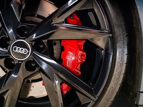 Used 2022 Audi R8 V10 w/ Premium Package RWD image 28