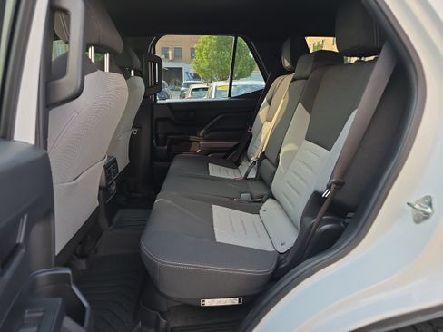 Used 2025 Toyota 4Runner TRD Off-Road AWD/4WD image 15