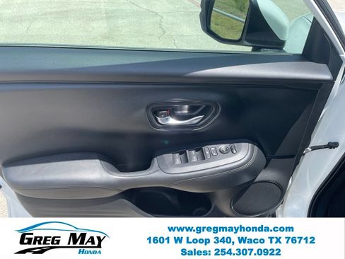 Used 2025 Honda HR-V LX image 10