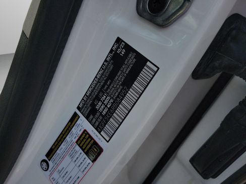 Certified 2024 Mercedes-Benz GLS 450 4MATIC image 33