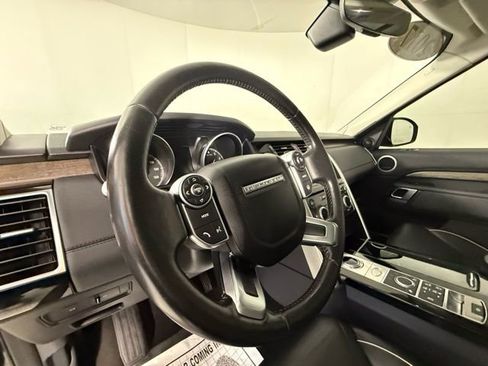 Certified 2017 Land Rover Discovery HSE image 13