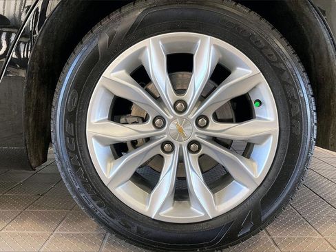 Used 2025 Chevrolet Malibu LT image 32