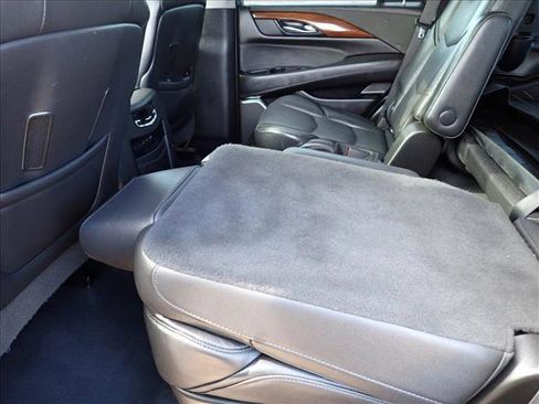 Used 2020 Cadillac Escalade Luxury AWD/4WD image 10