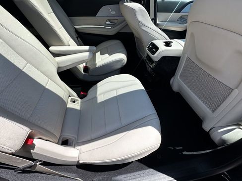 Certified 2025 Mercedes-Benz GLS 450 4MATIC image 18