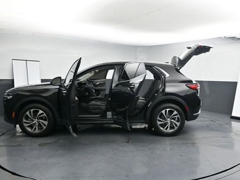 Used 2022 Buick Envision Essence w/ Technology Package I image 39