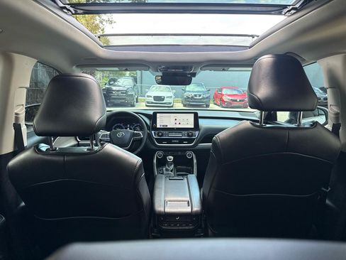 Used 2024 Toyota Grand Highlander AWD image 46