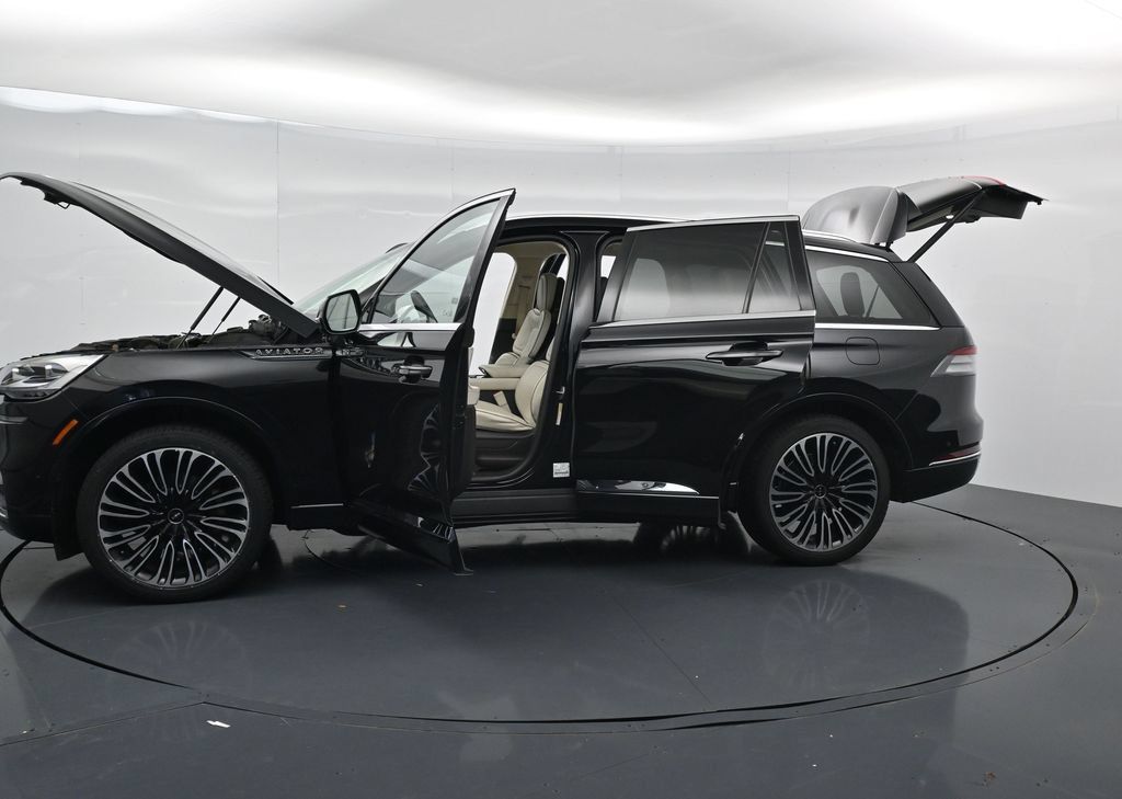 Used 2021 Lincoln Aviator Black Label w/ Class IV Trailer Tow Package AWD/4WD image 19