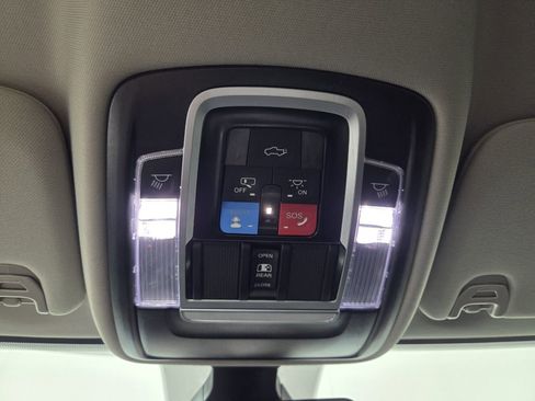 Used 2024 RAM 2500 Laramie AWD/4WD image 15