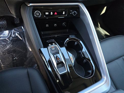 New 2025 Audi Q5 Premium image 23