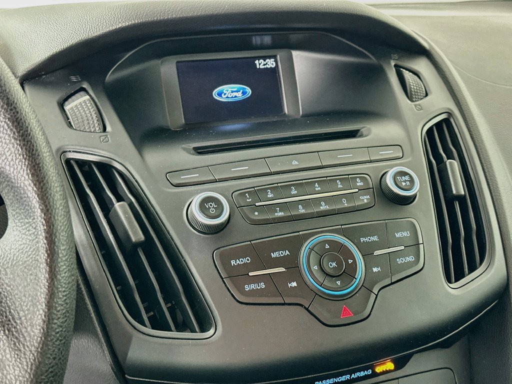 Used 2016 Ford Focus SE FWD image 18