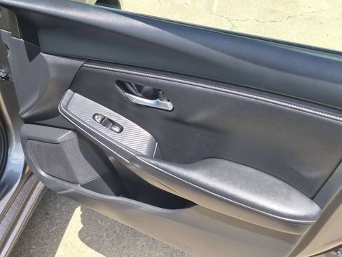 Used 2025 Nissan Sentra SV FWD image 32
