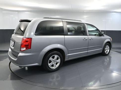 Used 2013 Dodge Grand Caravan SXT FWD image 4