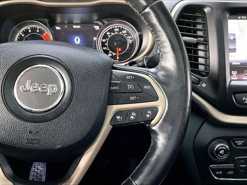 Used 2016 Jeep Cherokee Limited w/ Luxury Group AWD/4WD image 11