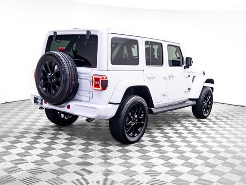 Used 2021 Jeep Wrangler Unlimited Sahara AWD/4WD image 7