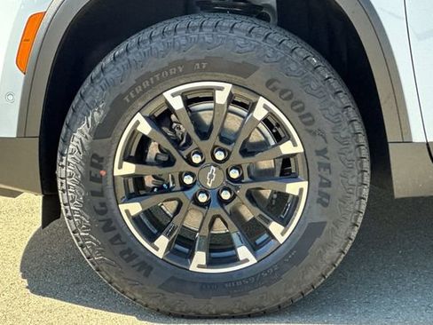 New 2026 Chevrolet Traverse Z71 w/ Enhanced Driving Package image 39