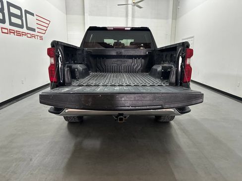 Used 2021 Chevrolet Silverado 1500 LT AWD/4WD image 16