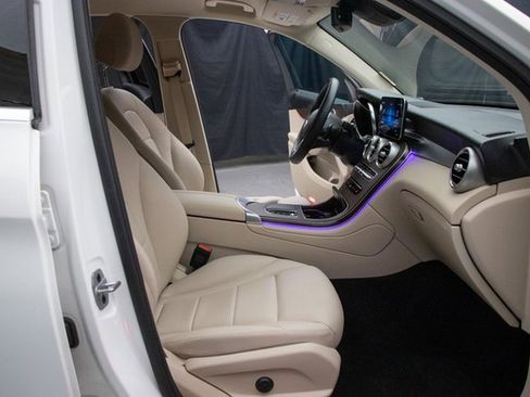 Used 2022 Mercedes-Benz GLC 300 4MATIC image 16