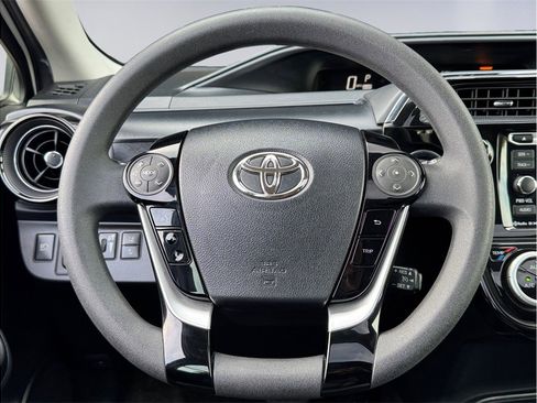 Used 2018 Toyota Prius C Three FWD image 13