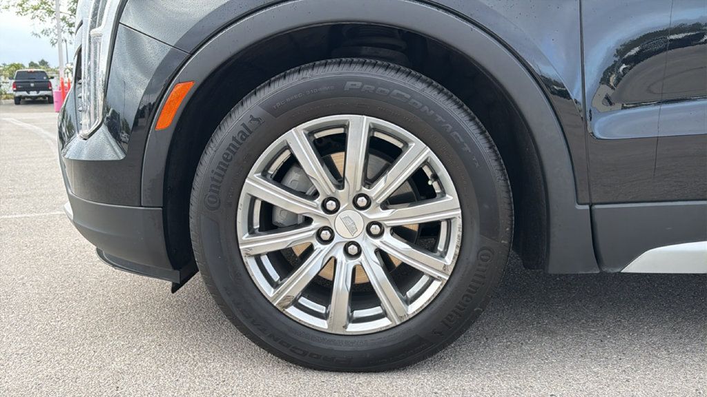 Used 2021 Cadillac XT4 Premium Luxury w/ Cold Weather Package FWD image 9