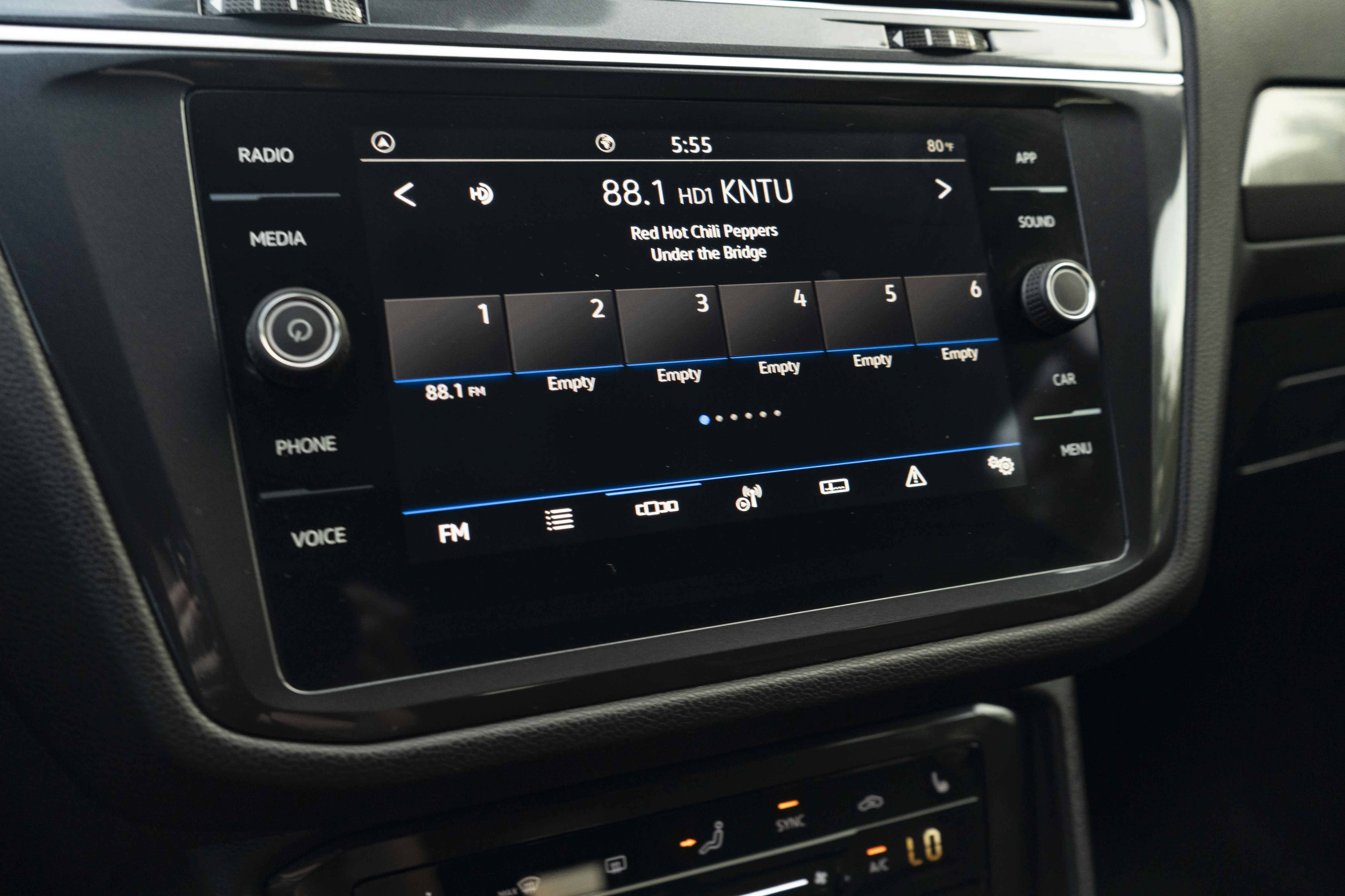 Certified 2023 Volkswagen Tiguan SE R-Line FWD image 25