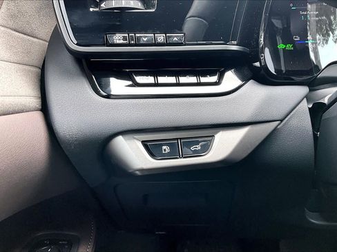 Used 2025 Lexus RX 450h AWD w/ Luxury Package image 34