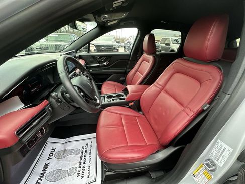 Used 2025 Lincoln Corsair Reserve FWD image 11