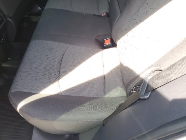 Used 2020 Toyota RAV4 XLE AWD/4WD image 17