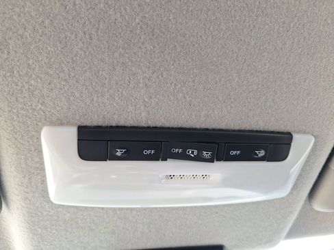 New 2025 Nissan Kicks Play S image 19