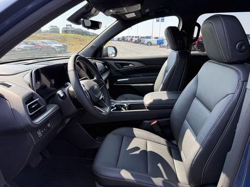 New 2026 Chevrolet Traverse LT w/ Enhanced Driving Package image 17