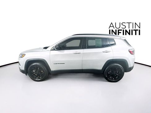 Used 2025 Jeep Compass Latitude image 4