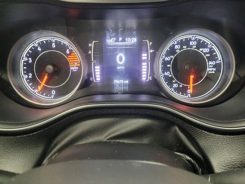 Used 2019 Jeep Cherokee Latitude w/ Popular Appearance Group FWD image 23