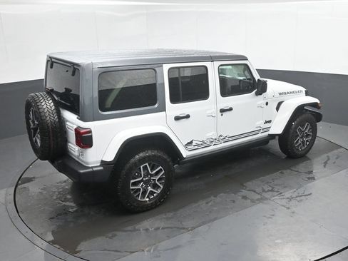 New 2026 Jeep Wrangler Unlimited Sahara w/ Rockslide Package AWD/4WD image 33