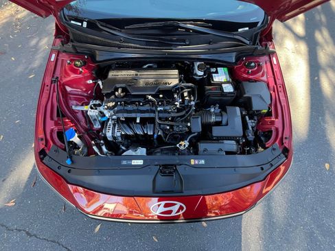 Used 2025 Hyundai Elantra SEL image 30