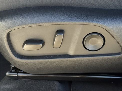 New 2026 Chevrolet Equinox LT w/ Convenience Package II image 24