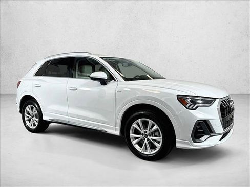 Used 2025 Audi Q3 2.0T Premium w/ Convenience Package AWD/4WD image 3