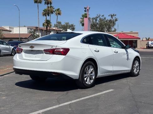 Used 2022 Chevrolet Malibu LT FWD image 3