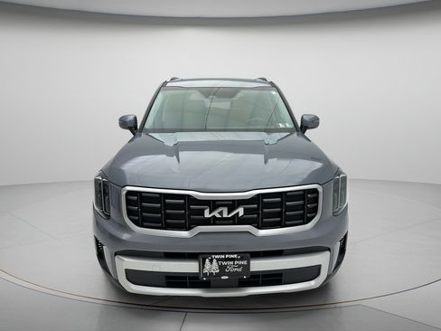 Used 2025 Kia Telluride S AWD/4WD image 2