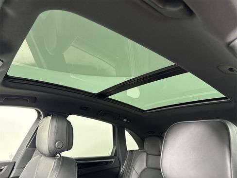 Certified 2023 Porsche Macan image 42