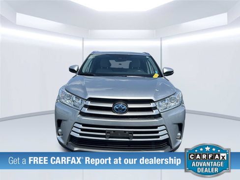Used 2019 Toyota Highlander XLE AWD/4WD image 2