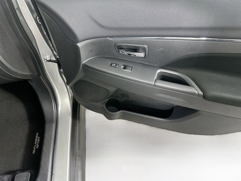 Used 2025 Mitsubishi Outlander Sport ES image 29