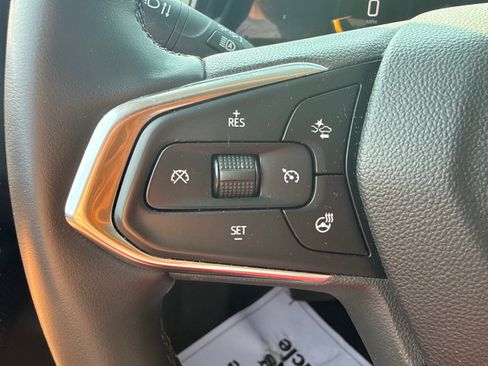 Used 2024 Chevrolet Trax LT w/ Sunroof Package FWD image 15
