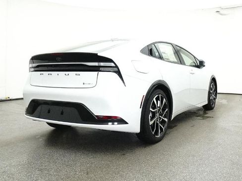 New 2025 Toyota Prius Plug-In Hybrid image 20