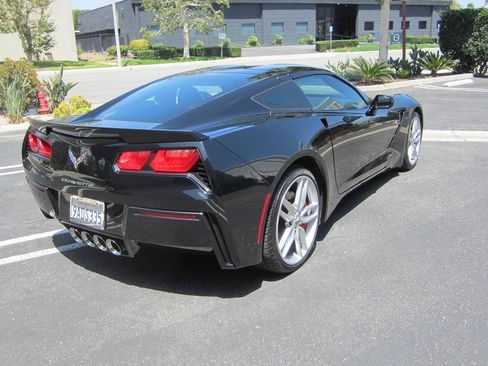Used 2016 Chevrolet Corvette Stingray Coupe w/ 2LT Preferred Equipment Group RWD image 4