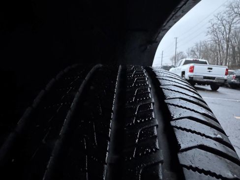 Used 2012 Chevrolet Avalanche LT image 12